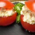 Tomates farcies au thon, yaourt et ciboulette,[...]