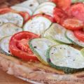 Tarte fine tomates, courgettes, moutarde... et[...]