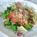 Penne au brocoli, sauce tomate au basilic