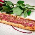 Tarte fine à la rhubarbe et aux pommes