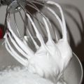 Faire une meringue italienne, en vidéo