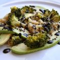 Salade avocat brocolis sesame noir