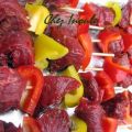 Brochettes de boeuf et de légumes, sauce[...]