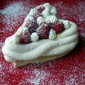 Coeur De Meringue à La Crème De Framboises
