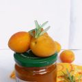 Confiture d'abricot arômatisée au romarin