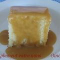 Gâteau blanc avec sauce style St-Hubert