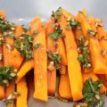 Salade tiède de carottes au vinaigre balsamique