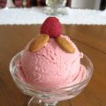 crème glacée à la framboise et au miel