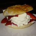 Feuilleté fraise et crème fouettée
