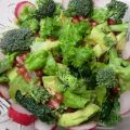 Salade healthy: chou kale, brocoli, wasbina,[...]
