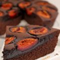 GÂTEAU AU CHOCOLAT ET AUX QUETSCHES