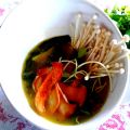 

Soupe asiatique avec dumplings 



