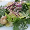 Salade César aux crevettes grillées