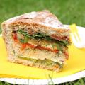 Pain de pique-nique garni aux légumes grillés