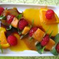 BROCHETTES DE MELON ET FRAMBOISES AU CARAMEL[...]