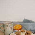Biscuits semoule, raisins et fleur d'oranger