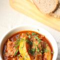 Ragoût de veau aux tomates et aux coings