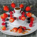 Brochettes de fruits au caramel au beurre salé