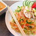 Salade de Poulet à la Vietnamienne et sa sauce[...]