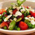 Salade de petits pois, fèves, tomates cerises[...]