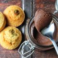 Crèmes au chocolat et petits gâteaux à la[...]
