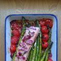 Saumon rôti aux asperges vertes et tomates,[...]