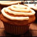 Cupcakes aux bananes, glacage au fromage,[...]