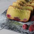 Cake aux framboises et thé matcha