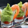 Verrines d'avocat, crevettes et pamplemousse