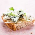 Toast aux poires et à la fourme d'ambert