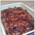 Gâteau aux pommes, noix de pécan et caramel