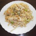 Pad thaï : wok de nouilles de riz au poulet,[...]