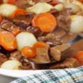 Boeuf bourguignon aux oignons blancs