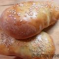 Petits pains merguez et oignons frits
