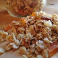 Granola pacane, abricot et chocolat blanc