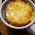 Soupe à l'oignon gratinée