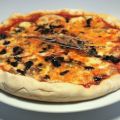 Pizza à la mozzarella fumée au thym & aux[...]