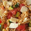 La salade de pâtes aux courgettes, tomates et[...]
