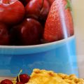 Tarte aux fraises et cerises Bing