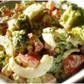 Salade de brocolis aux dès de jambon et[...]