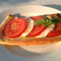 Tomate-mozza en tarte fine
