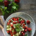 Salade de chou rave aux fraises et à la menthe