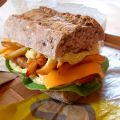 Sandwich poulet frites à la sauce moutarde[...]