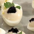 Bouchées d'oeufs de caille à la crème de truffe[...]