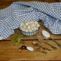 Petits oignons blancs en condiment