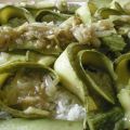 Zucchine spezziate e riso al vapore