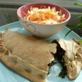 Chausson aux épinards et no-mayo coleslaw