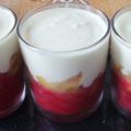 Trifle d'été aux framboises et aux pêches