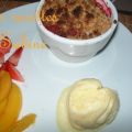Crumble aux fraises et glace à la pêche,[...]