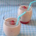 Le milkshake à la banane, poire et framboises